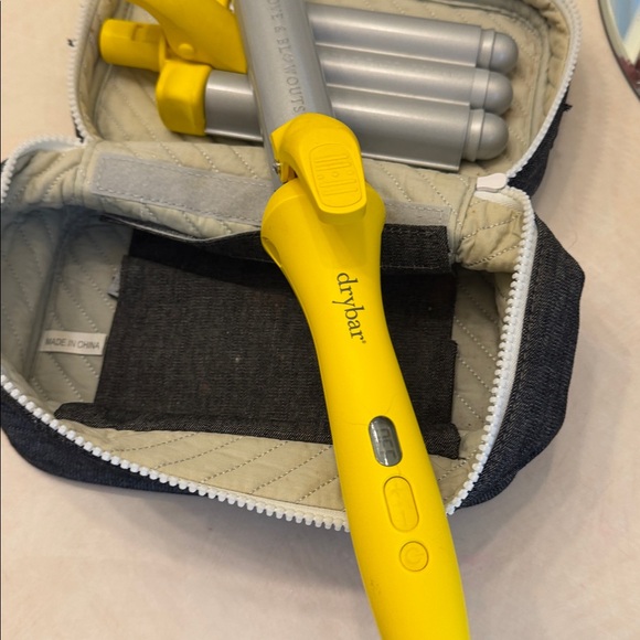 The Mixologist Interchangeable Styling Wand
DRYBAR - Picture 7 of 7